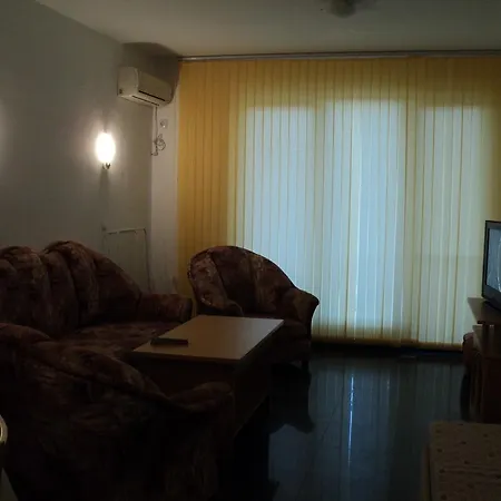 בית אירוח Meni And Guest