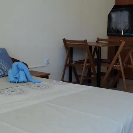 Meni And Guest Homestay