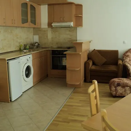 Homestay Meni And Guest