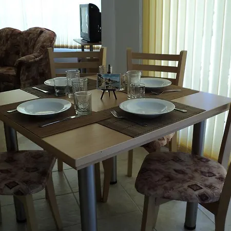 Homestay Meni And Guest *
