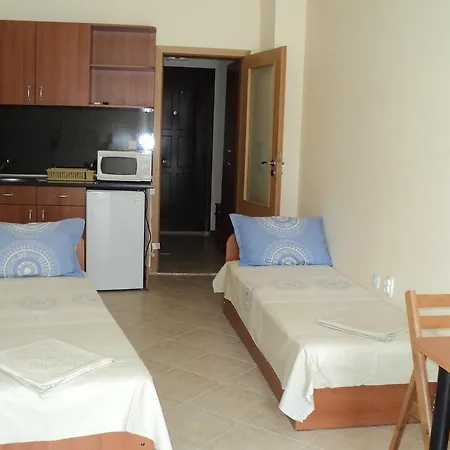 Homestay Meni And Guest